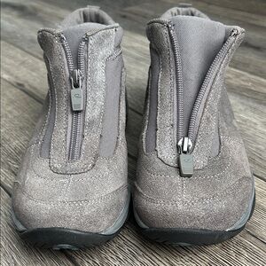 Easy Spirit Gray Ankle Booties with Front Zip